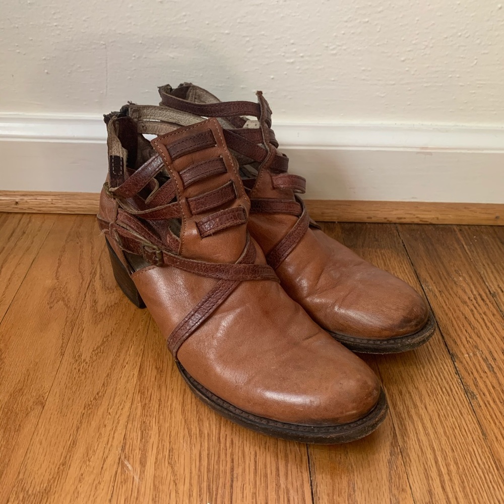 FREEBIRD BY STEVEN Stair Ankle Boots
